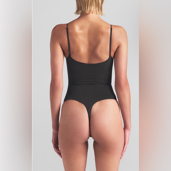 SKIMS Seamless Sculpt Brief Bodysuit | NWT | Size XS - Picture 2 of 5